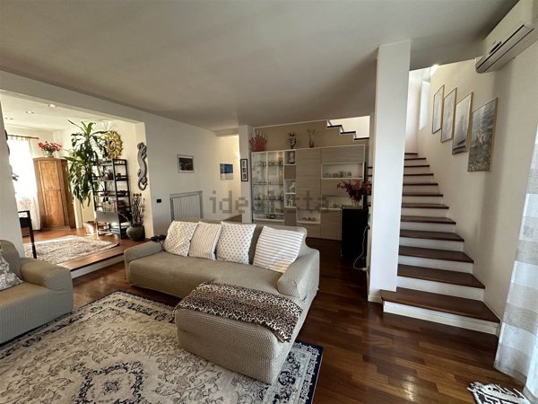 casa indipendente in vendita a Gossolengo