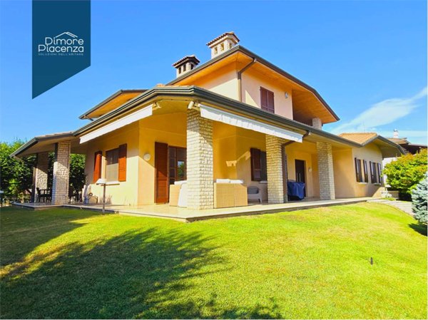 casa indipendente in vendita a Gossolengo
