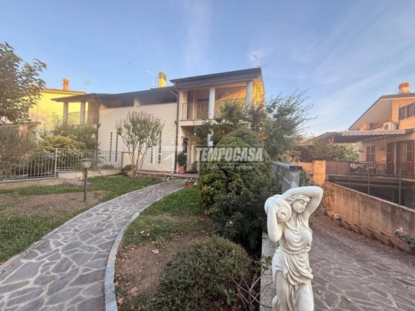 casa indipendente in vendita a Gossolengo