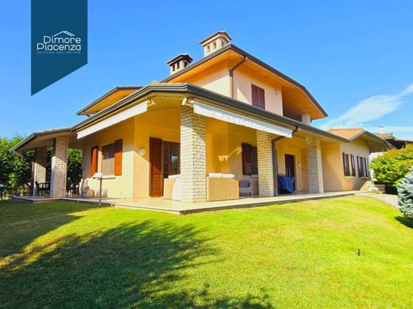 casa indipendente in vendita a Gossolengo