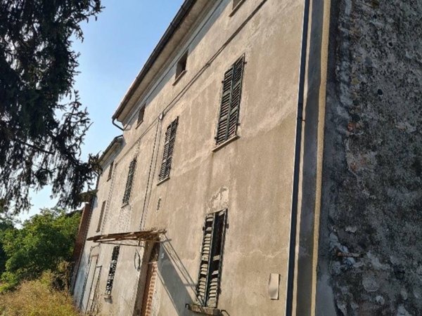 casa indipendente in vendita a Gragnano Trebbiense