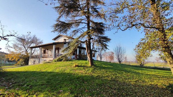 casa indipendente in vendita a Gragnano Trebbiense