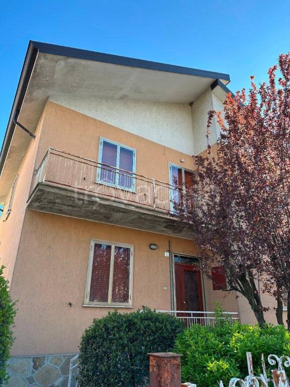 casa indipendente in vendita a Gragnano Trebbiense