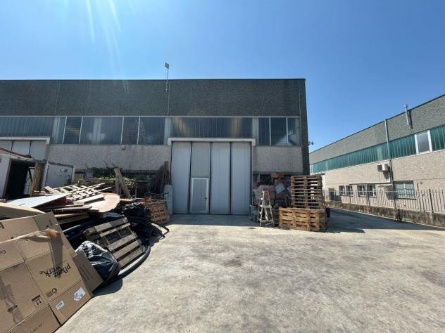 locale commerciale in vendita a Gragnano Trebbiense
