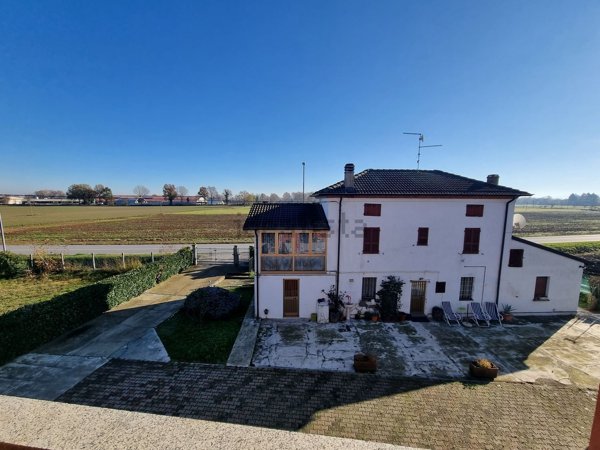 casa indipendente in vendita a Gragnano Trebbiense