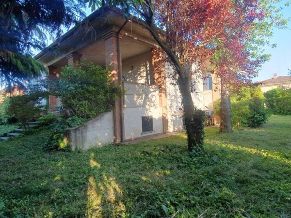 casa indipendente in vendita a Gragnano Trebbiense