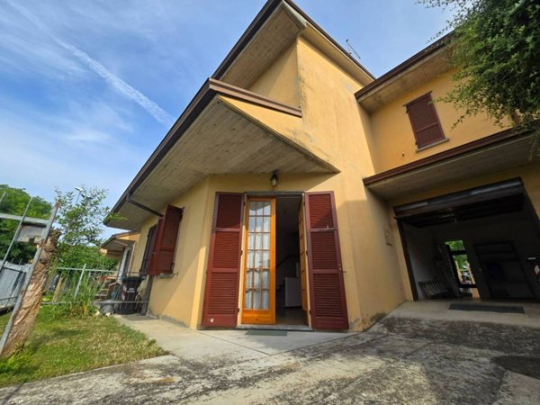 casa indipendente in vendita a Gragnano Trebbiense