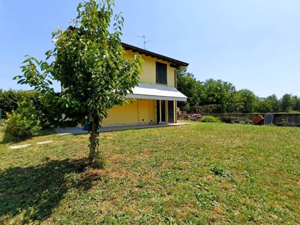 casa indipendente in vendita a Gragnano Trebbiense in zona Campremoldo Sopra