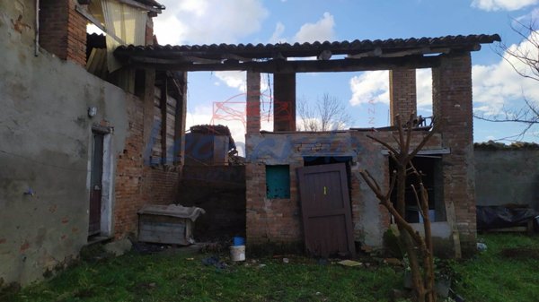 casa indipendente in vendita a Gragnano Trebbiense in zona Casaliggio