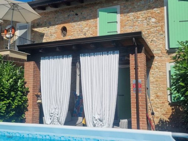casa indipendente in vendita a Gragnano Trebbiense