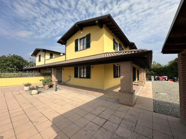 casa indipendente in vendita a Gragnano Trebbiense