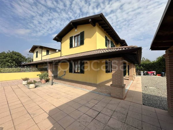 casa indipendente in vendita a Gragnano Trebbiense in zona Campremoldo Sotto