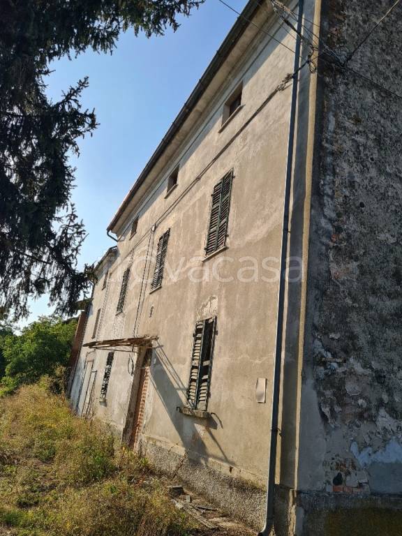 casa indipendente in vendita a Gragnano Trebbiense