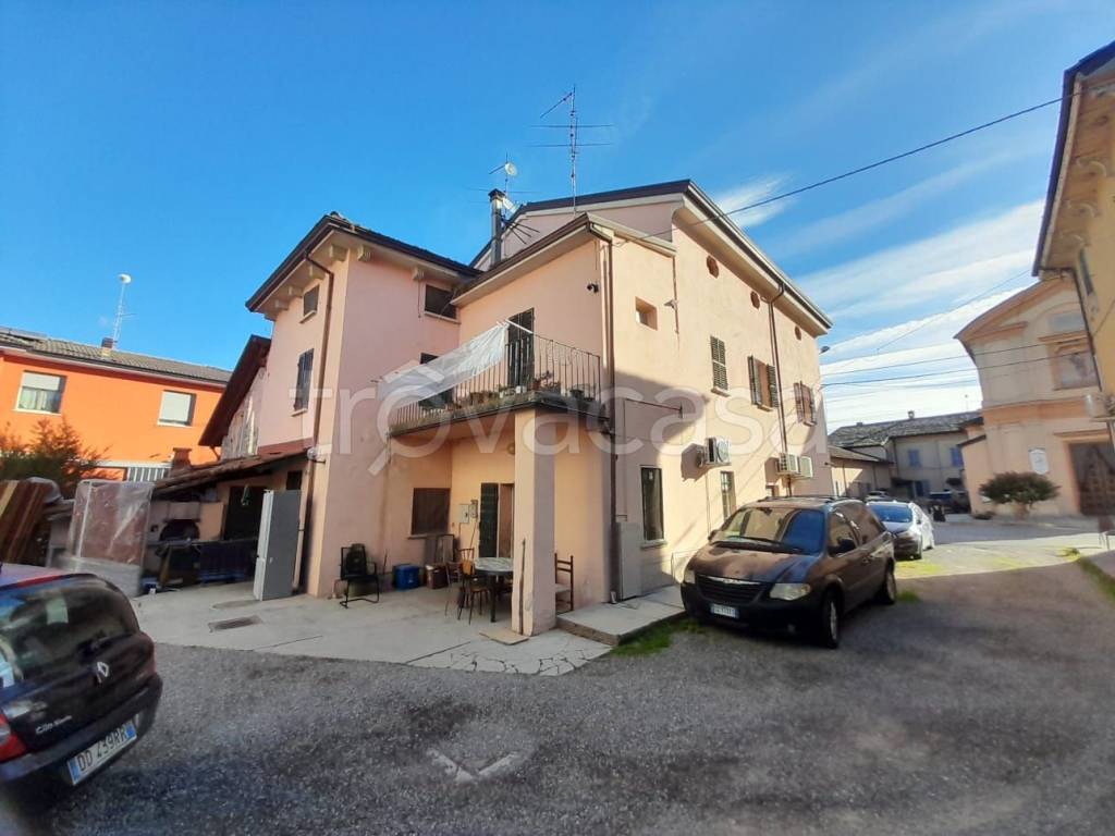 casa indipendente in vendita a Gragnano Trebbiense in zona Casaliggio