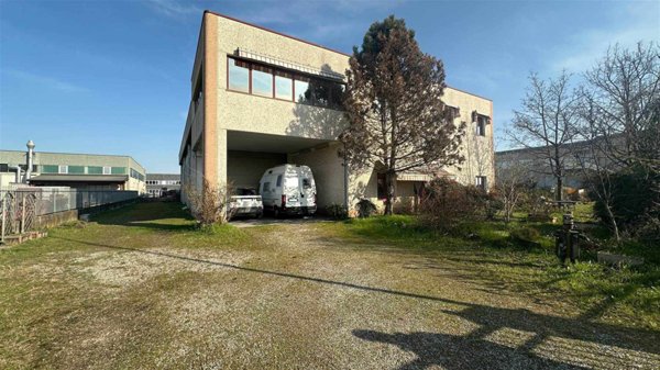 ufficio in vendita a Gragnano Trebbiense in zona Gragnanino