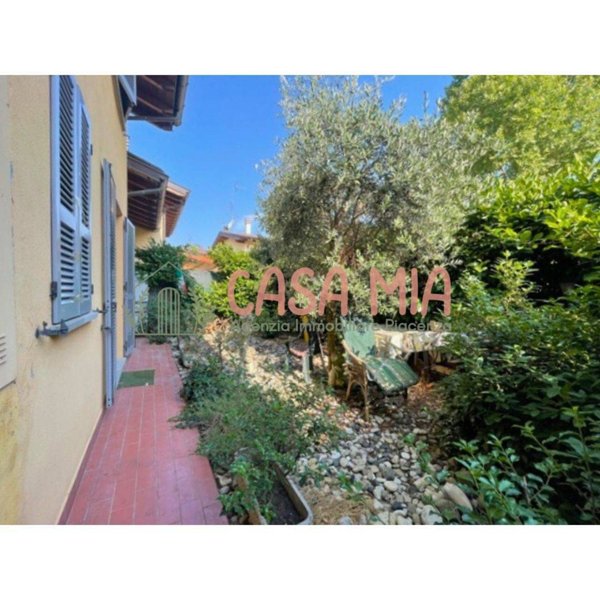 casa indipendente in vendita a Gragnano Trebbiense