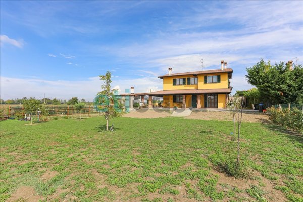 casa indipendente in vendita a Gragnano Trebbiense in zona Campremoldo Sotto