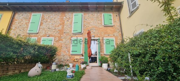 casa indipendente in vendita a Gragnano Trebbiense