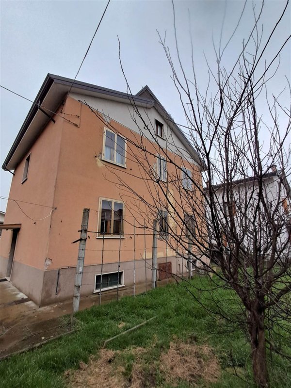 casa indipendente in vendita a Gragnano Trebbiense