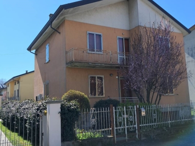casa indipendente in vendita a Gragnano Trebbiense