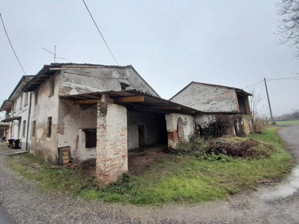 casa indipendente in vendita a Gragnano Trebbiense