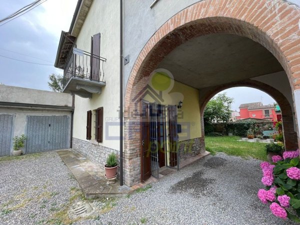 casa indipendente in vendita a Gragnano Trebbiense in zona Casaliggio