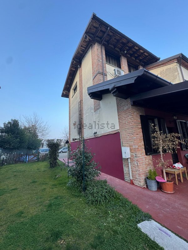 casa indipendente in vendita a Gragnano Trebbiense