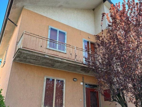 casa indipendente in vendita a Gragnano Trebbiense