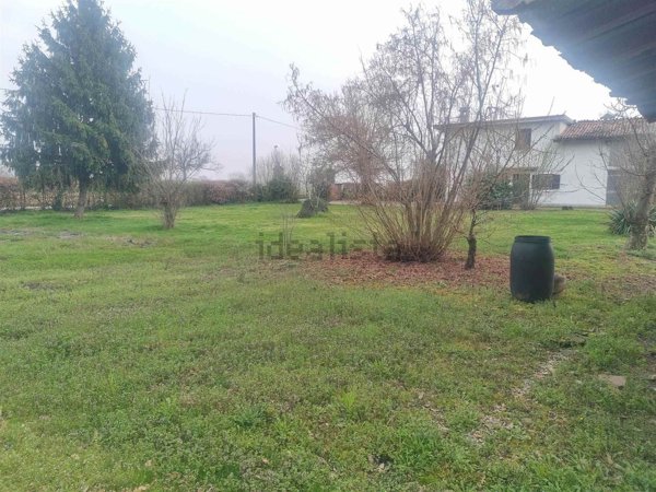 casa indipendente in vendita a Gragnano Trebbiense in zona Casaliggio