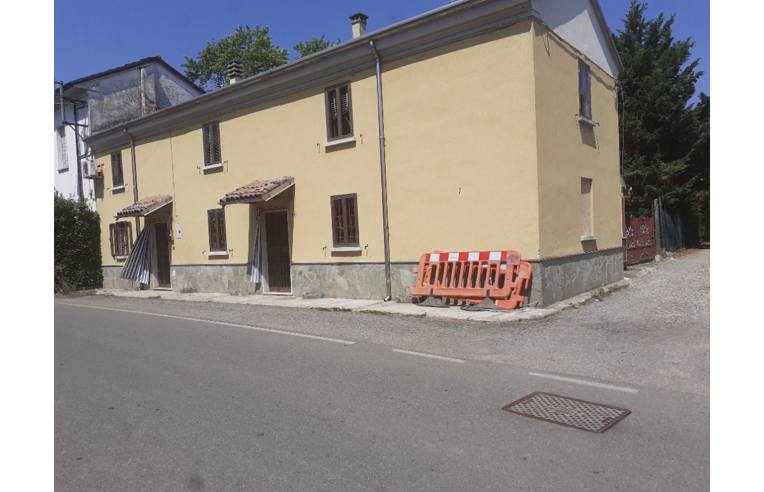 casa indipendente in vendita a Gragnano Trebbiense in zona Campremoldo Sopra