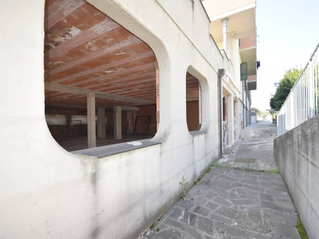 negozio in vendita a Gragnano Trebbiense in zona Gragnanino