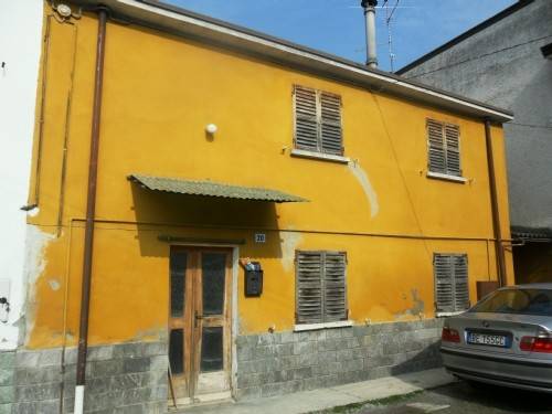 casa indipendente in vendita a Gragnano Trebbiense