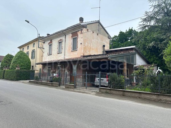 casa indipendente in vendita a Gragnano Trebbiense in zona Campremoldo Sopra