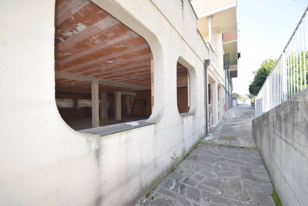 locale commerciale in vendita a Gragnano Trebbiense in zona Gragnanino