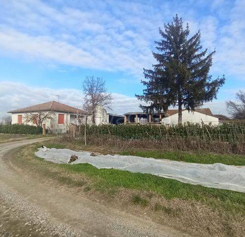 casa indipendente in vendita a Gragnano Trebbiense