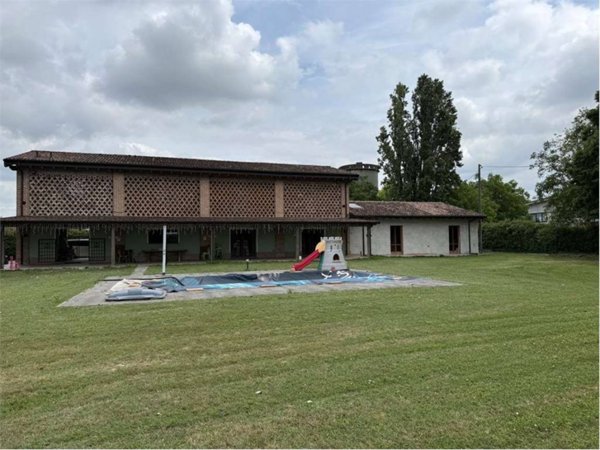 casa indipendente in vendita a Gragnano Trebbiense