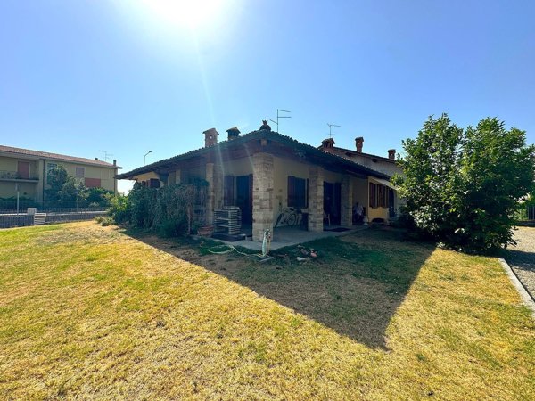casa indipendente in vendita a Gragnano Trebbiense