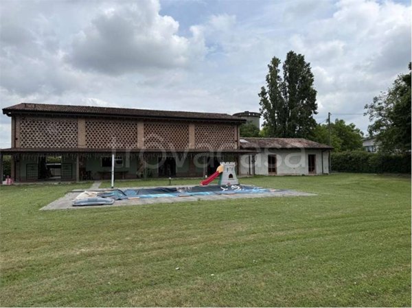 casa indipendente in vendita a Gragnano Trebbiense