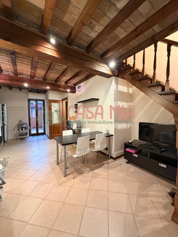 casa semindipendente in vendita a Gragnano Trebbiense