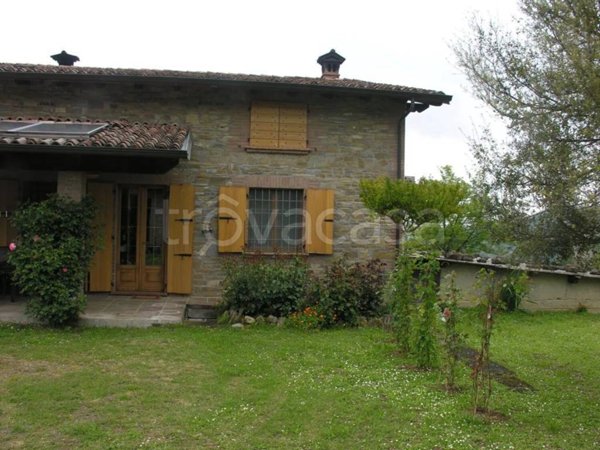casa indipendente in vendita a Gropparello