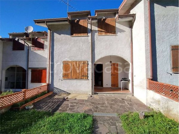 casa indipendente in vendita a Gropparello