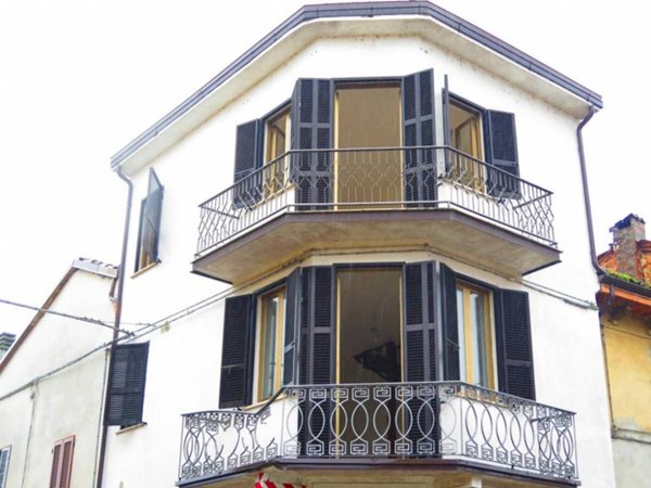 casa indipendente in vendita a Gropparello