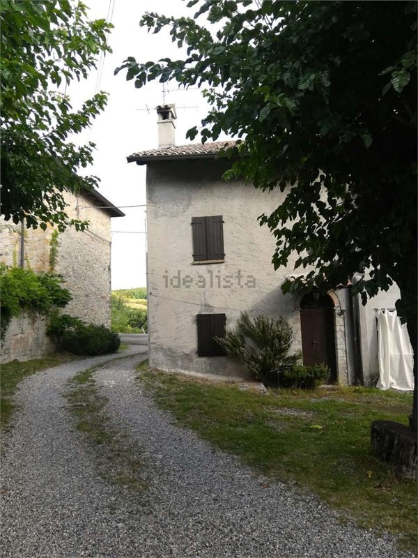 appartamento in vendita a Gropparello in zona Groppovisdomo