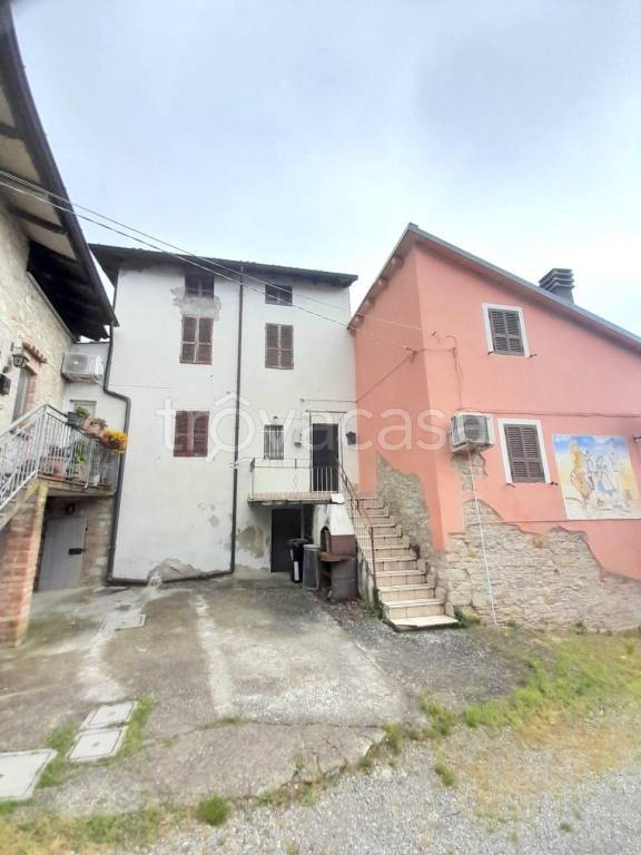casa indipendente in vendita a Gropparello