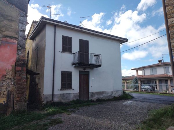 casa indipendente in vendita a Gropparello in zona Castellana