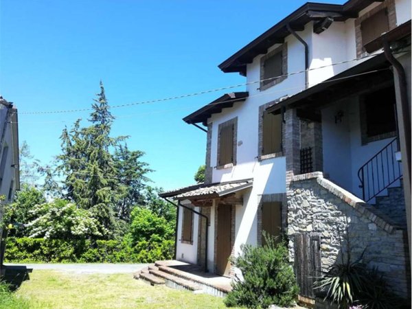 appartamento in vendita a Gropparello in zona Castellana