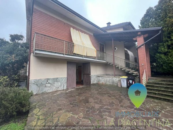 casa indipendente in vendita a Gropparello in zona Sariano