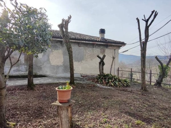 casa indipendente in vendita a Gropparello