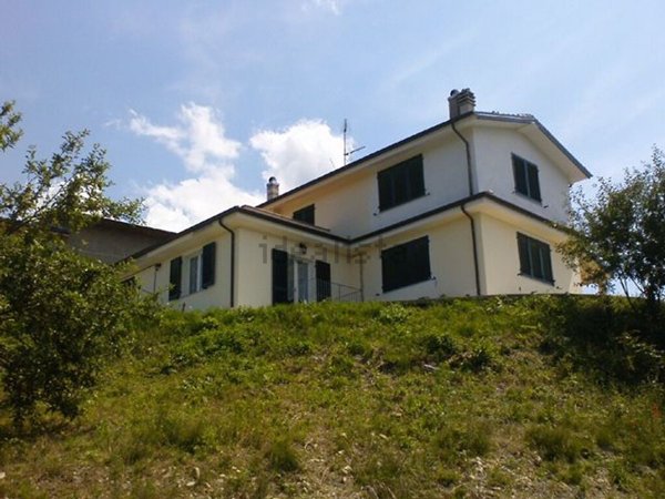 casa indipendente in vendita a Gropparello