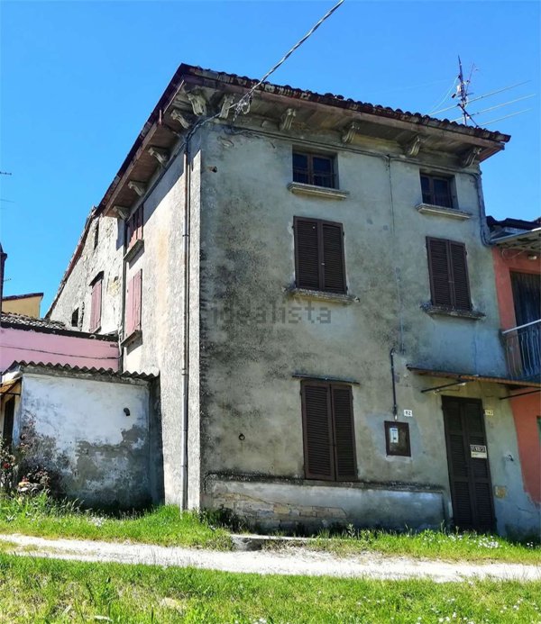 casa indipendente in vendita a Gropparello